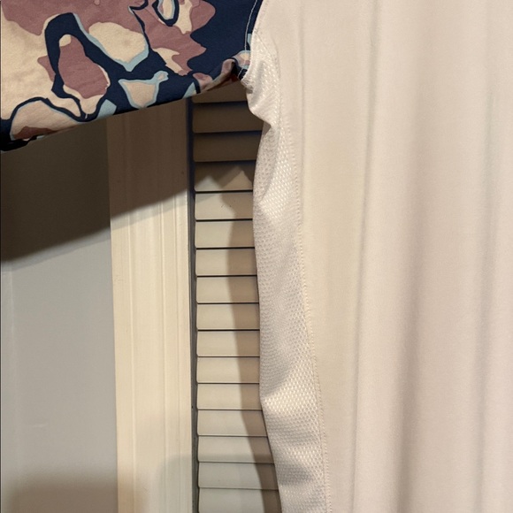 Huk Fishing Shirt White with Blue and Pink Sleeves - Picture 5 of 6